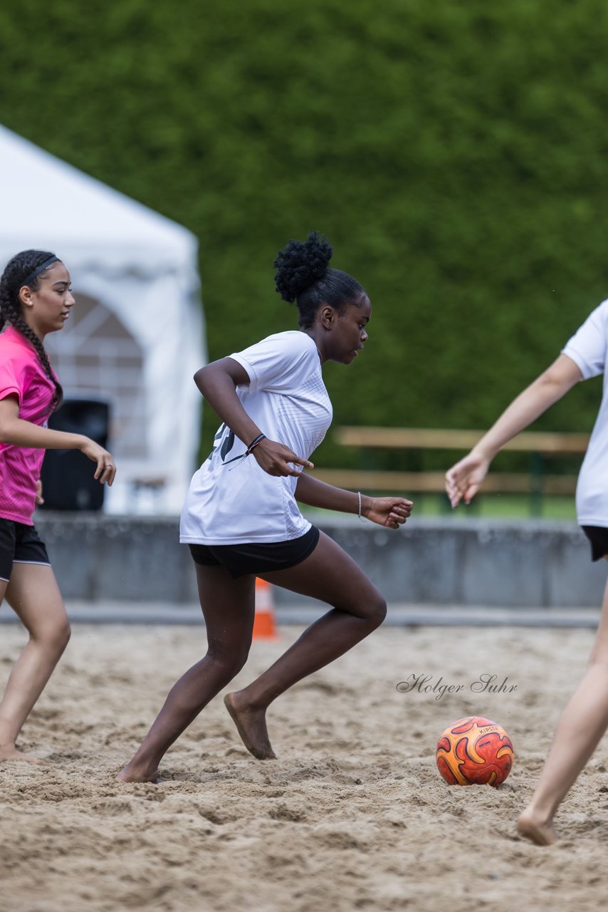 Bild 95 - wBJ/wCJ Beachsoccer Cup